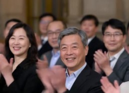 【遇棠方知涉：我拿炮灰剧本被他偏爱】30集短剧免费高清在线看