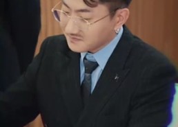 【我给总裁老婆当保镖】36集高清短剧在线免费观