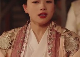 【穿奢侈品的皇后】76集短剧免费在线详看