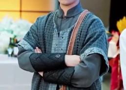 【下山后，我被四个绝色师姐包围了】79集短剧在线免费观赏