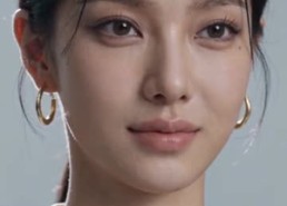 【她脸上的那颗痣】54集短剧在线畅享观看