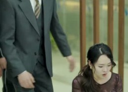 【邻火自焚】42集短剧免费全集在线赏视