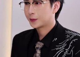 【亲亲我的白月光】65集高清短剧在线观览