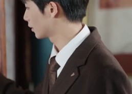 【他靠鉴宝神眼逆袭人生】93集短剧全集免费直看