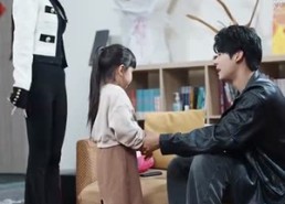 【萌宝来袭，总裁妈咪太难追】100集短剧全集免费在线播放