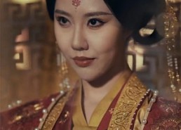 【母剑照霜白】60集免费短剧随心观看