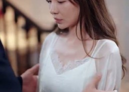 【死对头破产后被我包养了】100集短剧在线免费全集瞧