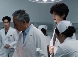 【站在外科之巅，我在急诊科疯狂摸鱼】103集短剧免费全集畅享看
