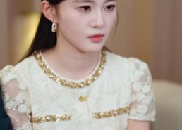 【同学会上剥虾，我身份瞒不住了】40集短剧在线完整播放