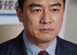 【足坛教父：开局买下死敌球队】50集短剧全集在线免费畅看