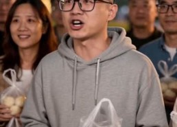 【从路边摊到厨神之巅，顾客追我十条街第一季】69集热门短剧免费在线观看