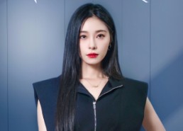 【真心喂狗后我娱圈一姐身份被曝光】61集短剧免费畅享全集看