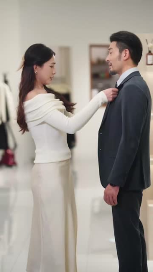 大叔的四个女房客（91集）热门短剧又来了