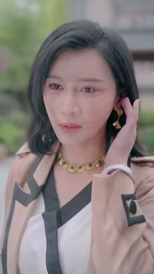 黑色月光之妻不可欺(39集) 黑色月光之妻不可欺(39集)常回家看看短剧