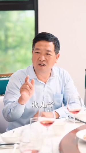 我的教师父亲竟是大佬(47集) 我的教师父亲竟是大佬(47集)热播短剧追不停