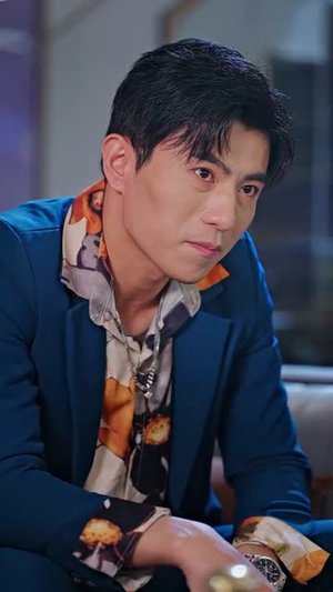 刚退役,就和逃婚大小姐同居(98集) 刚退役,就和逃婚大小姐同居(98集)一起追短剧吧