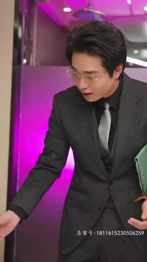 五年后大佬妈咪携宝飒翻全豪门(92集) 五年后大佬妈咪携宝飒翻全豪门(92集)热播短剧追不停