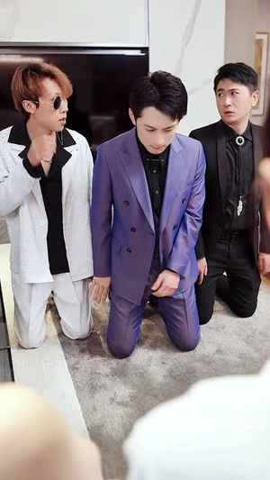 下山后被众美女围殴（80集）最新短剧推荐