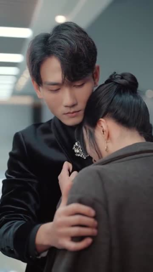 我用两个学分攻略高冷校草(81集) 我用两个学分攻略高冷校草(81集)第一集