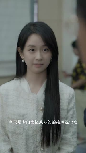 真假千金姐姐死后成为霸总白月光(74集) 真假千金姐姐死后成为霸总白月光(74集)火爆短剧推荐