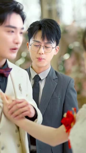 灿灿萱草花（70集） 短剧上热门