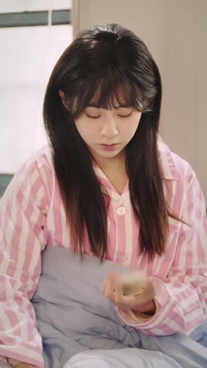 军婚四年未见面,军官老公回来了(95集)  军婚四年未见面,军官老公回来了(95集) 无需会员轻松看