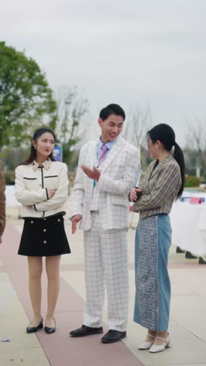 老爸装穷二十年摊牌了（58集）短剧看全集