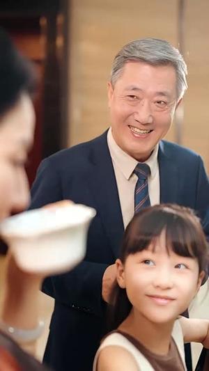 萌宝告状,农民工爹地是战神&萌宝告状农民工爹地是战神 (60集)  萌宝告状,农民工爹地是战神&萌宝告状农民工爹地是战神 (60集) 短剧太好看