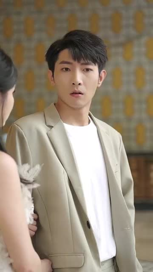 都市巨擘我的手机兑换万物 (62集) 都市巨擘我的手机兑换万物 (62集)短剧介绍