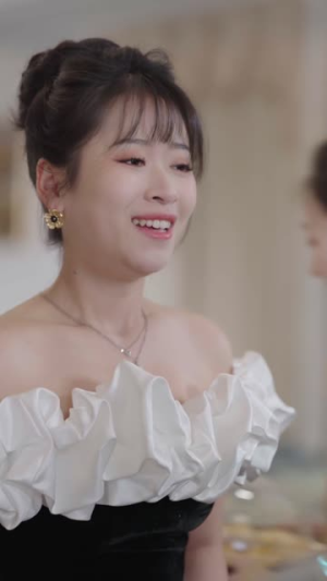 穿书女配自救指南(65集) 穿书女配自救指南(65集)追风的女孩短剧