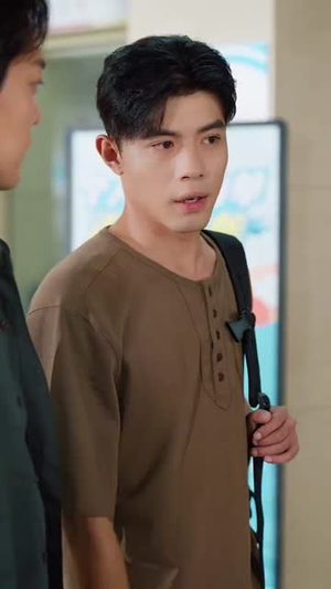 兄弟收手吧外面全是警察 (80集)  兄弟收手吧外面全是警察 (80集) 免费观看全集