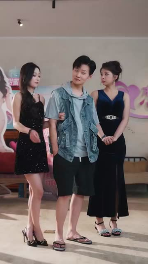 恋综显眼包顶流小花扛不住了&反套路恋综顶流小花难招架(80集) 恋综显眼包顶流小花扛不住了&反套路恋综顶流小花难招架(80集)短剧免费看全集