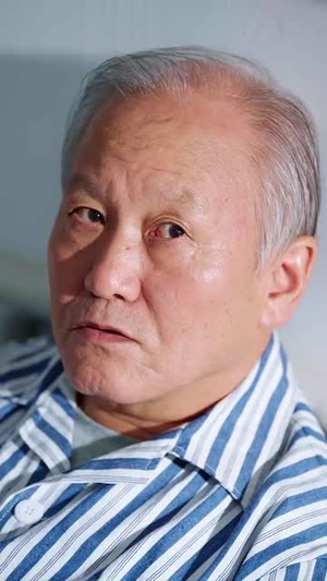 重回校园我赖上高冷校花（77集）爆款短剧推荐