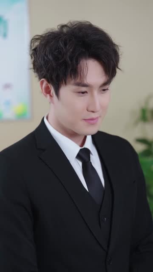 退！退！退！这个保镖不对劲（67集）在哪看是免费的