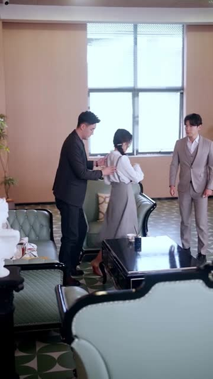 商总追妻路漫漫（82集）一口气追完短剧