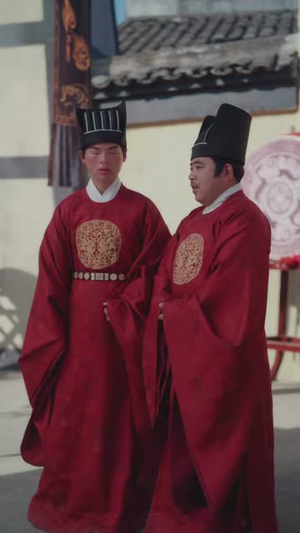 天崩开局：从天牢死囚杀成摄政王（82集）全集下载