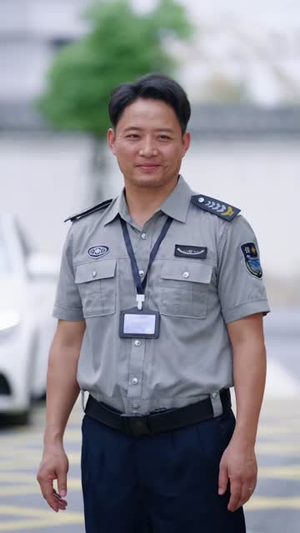 隐龙守校门(88集) 隐龙守校门(88集)火爆短剧推荐