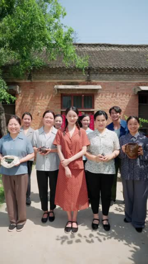 往返70,我带母亲逆袭(97集) 往返70,我带母亲逆袭(97集)短剧推荐来了