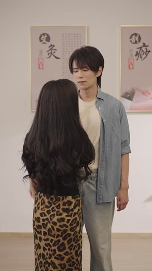 这个神医会功夫：下山专治不服（69 集）全网独播免费看