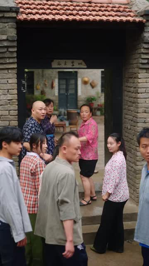 八零喜事，村霸只对她服软（62 集）热播短剧推荐