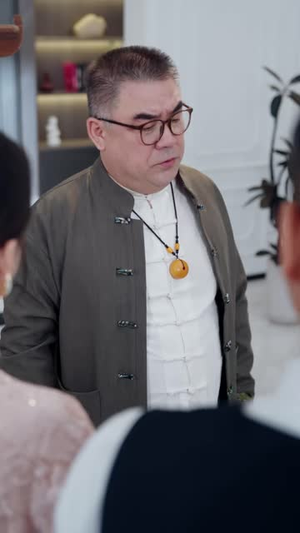 爷爷奶奶全大佬，我下山太过无敌（80 集）分享热门短剧